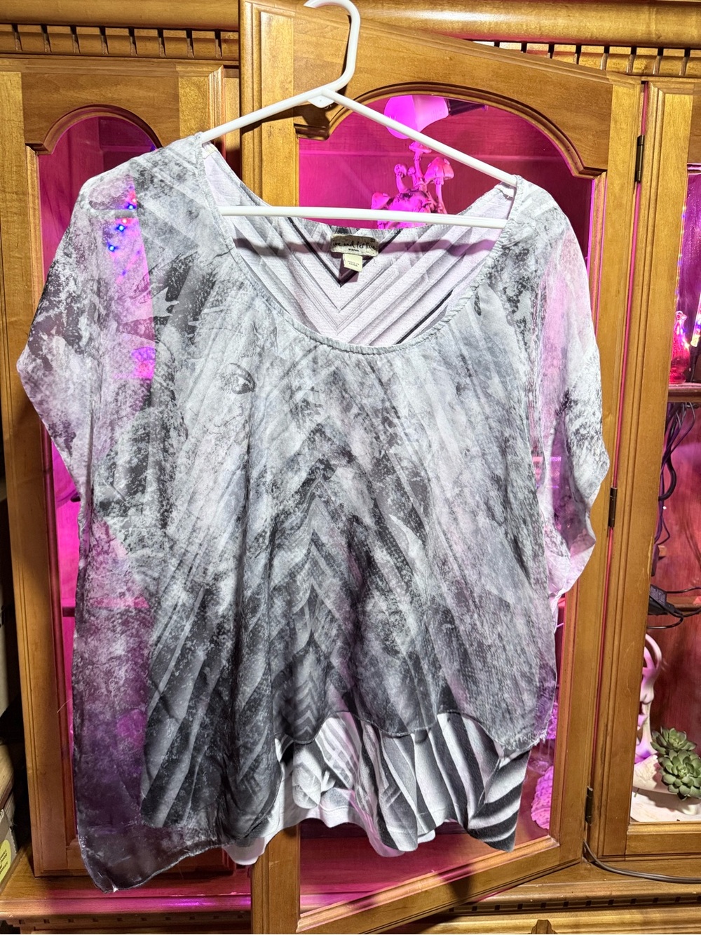 live and let live Gray & White Layered Scoop-Neck Blouse